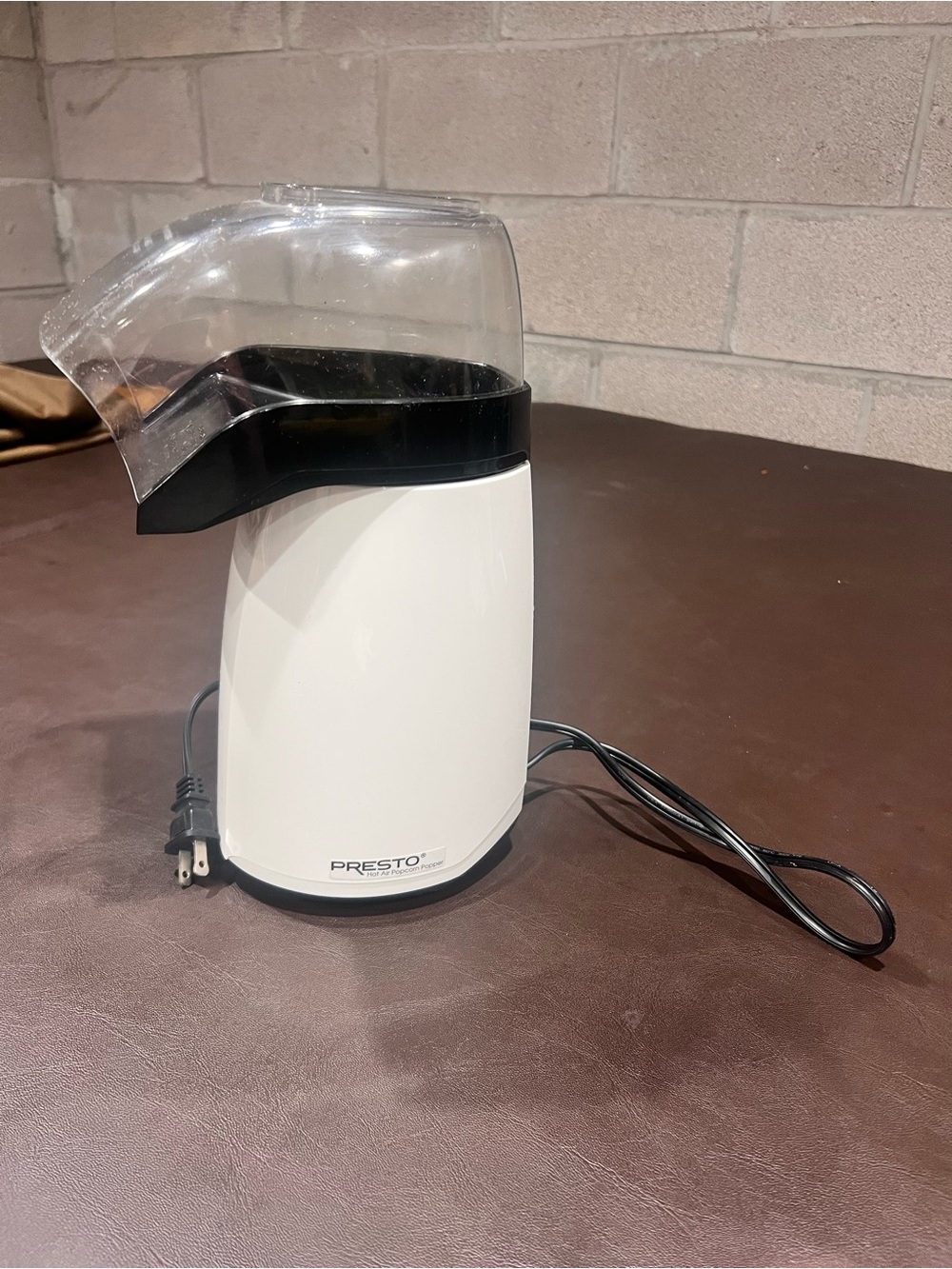Presto 0484602 Hot Air Popcorn Popper 1/2 Cup 1240W White/Black